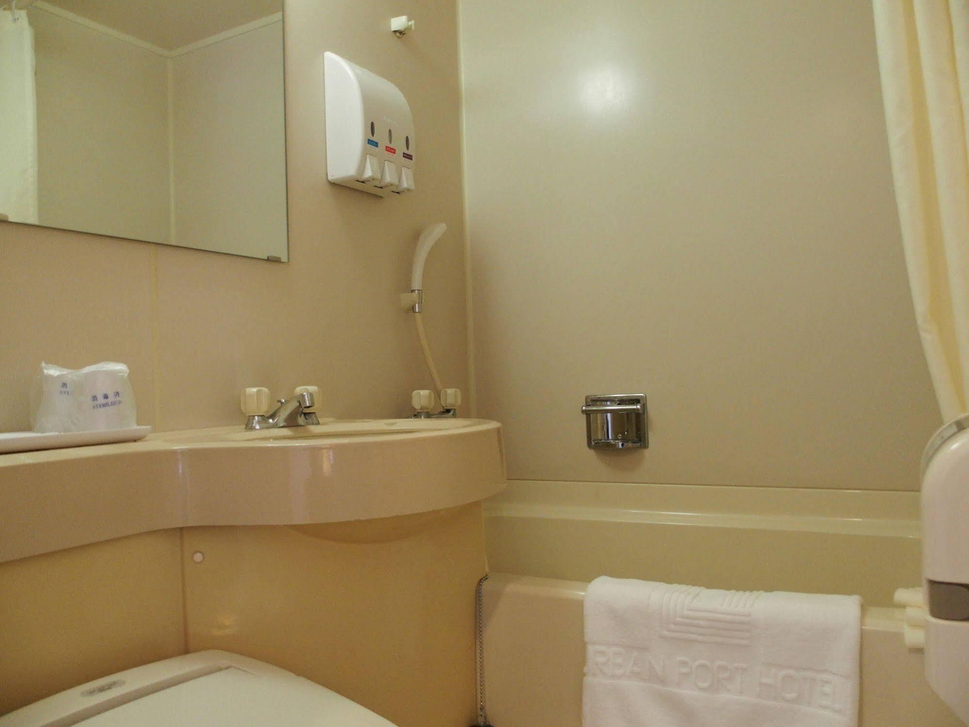Hotel Livemax Budget Kagoshima Exterior photo